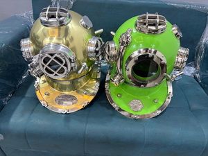 Juego de 2 Cascos de Buceo Vintage de Latón y Verde, Cascos de Buceo Náuticos para Aguas Profundas, Decoración Marítima, Artículos de Colección - Product Image 4
