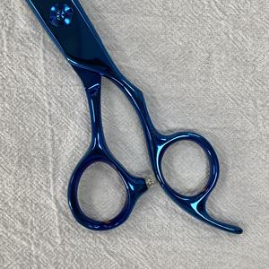 กรรไกรตัดแต่งขนสัตว์เลี้ยงสแตนเลสแบบยั่งยืนเครื่องมือระดับพรีเมียมสำหรับเพื่อนมีขนของคุณ - Product Image 5