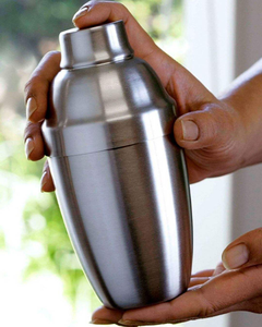 Coctelera de Metal Premium para Profesionales de la Hostelería y Amantes de los Cócteles en Casa con un Diseño Elegante y Sofisticado - Product Image 4