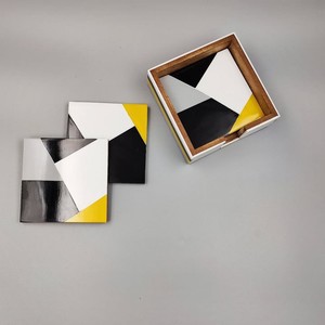 Juego de Posavasos Cuadrados de Resina con Caja de Almacenamiento, Diseño Clásico, Antideslizantes, para Decoración de Mesa de Cocina - Product Image 2