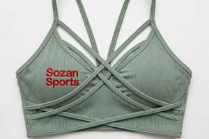 Ensemble de yoga sport vert côtelé sans couture, soutien-gorge de sport croisé et leggings taille haute découpés, logo avant, tenue de sport 2 pièces - Product Image 4