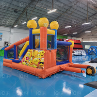 Structure gonflable combinée avec toboggan aquatique et piscine, château gonflable pour les fêtes d'enfants dans le jardin