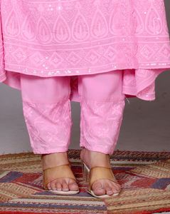NIYANI Ensemble 3 pièces Salwar Kameez Anarkali Chikankari rose à manches longues, style décontracté indien/pakistanais, en rayonne d'été avec dupatta en dentelle, effet froissé - Product Image 6