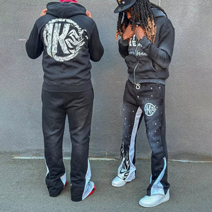Ensemble de survêtement personnalisé imprimé avec pantalon évasé, sweat à capuche oversize en coton épais et joggers évasés pour femme - Product Image 1