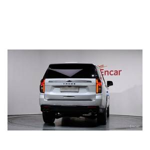 Chevrolet Tahoe 6.2 Dark Knight 2022 4WD con Caja de Cambios Automática, Asientos de Cuero, Cámara Trasera, 40,049 km, GM Daewoo - Product Image 4