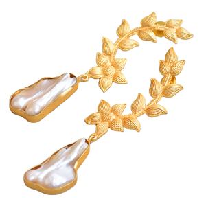 Pendientes de Perlas Refinadas con Piedras Preciosas, Perlas Pulidas, Chapados en Oro y Joyería de Calidad Artesanal - Product Image 2