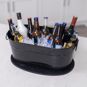 Cubetas de Hielo Ovaladas de Metal Negro Mate con Bandejas Protectoras Contra Goteos para Eventos, Moderna Bañera Enfriadora de Bebidas de Acero Negro Martillado - Product Image 2