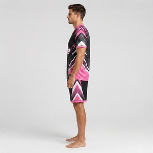 Kit d'équipe sportive haut de gamme avec tissu polyester respirant, construction confortable et mouvements flexibles pour le football - Product Image 3