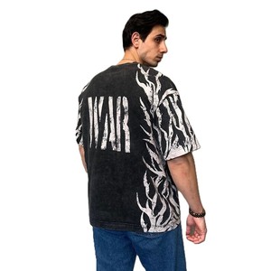 Camiseta de Hombre Oversize con Estampado de Llamas Negras, Manga Corta, Cuello Redondo, Estilo Urbano, Algodón Jersey - Product Image 2