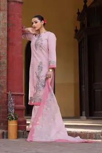 Ensemble d'été Safaa Maysa en coton tissé non coupé avec dupatta - Tissu pour robe florale rose clair - Product Image 2