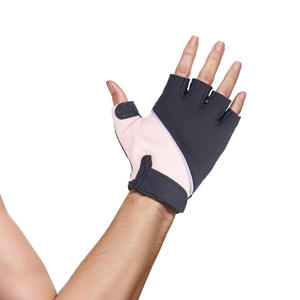Gants d'entraînement personnalisés en spandex à demi-doigts pour hommes et femmes, respirants, antidérapants, avec fermeture magnétique, pour le badminton et le tennis - Product Image 1