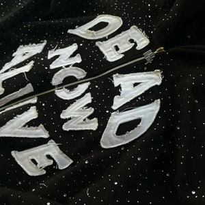Sweat à capuche vintage oversize en coton délavé personnalisé avec logo brodé et strass, coupe droite, taille standard - Product Image 6