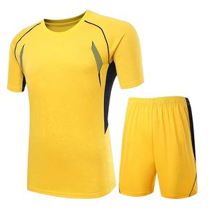 Diseño de Camiseta de Fútbol Profesional con Patrón a Cuadros, Logotipo Frontal, 100% Poliéster, Secado Rápido y Protección UV para Ropa Deportiva - Product Image 4