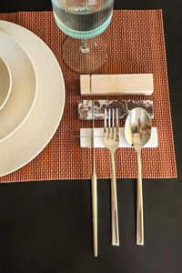 Repose-couverts compact et élégant en marbre conçu pour une utilisation quotidienne offrant une durabilité, une stabilité et une texture lisse - Product Image 4