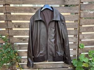 เสื้อแจ็คเก็ตหนังแท้แบบมีซิปและกระดุม พร้อมกระเป๋าด้านนอก 4 ช่อง ดีไซน์พรีเมียมสั่งทำพิเศษ และเสื้อแจ็คเก็ตแฟชั่นหนัง - Product Image 3