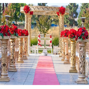 Conjunto de Mandap Dorado de Fibra para Bodas, Mandap Tallado en Fibra con Pilares Dorados, Mandap para Ceremonia Pelli del Sur de la India - Product Image 1