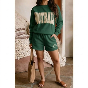 Este conjunto de top de cuello alto y pantalones cortos para mujer es tu nueva colección favorita para un look cómodo, cálido, relajado y elegante para el día a día. - Product Image 1