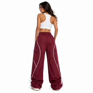 Pantalones deportivos anchos y holgados de chándal para hombre, estilo streetwear personalizado, con rayas, de tejido grueso, de pierna recta y acampanados, tipo jogger. - Product Image 3