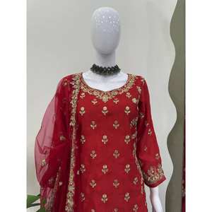 Vêtements indiens et pakistanais, tenue de soirée élégante, haut-bas et dupatta avec des travaux complexes de broderie et de sequins - Product Image 2