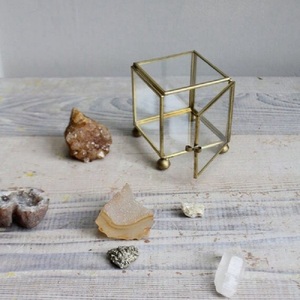 Boîte de rangement en verre avec cadre métallique, présentoir transparent pour bijoux, petit conteneur carré pour bibelots et accessoires - Product Image 3