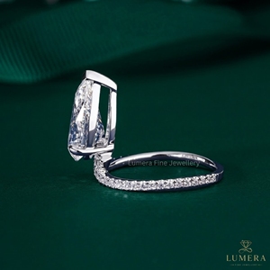Anillo de compromiso solitario de moissanita en forma de pera con tallo trenzado dividido para mujer |   4.41 CT |   Certificado por IGI - Product Image 3