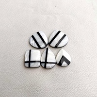 Cabochons de designer vintage à rayures noires et blanches en nacre naturelle faite à la main et en onyx noir