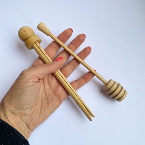 Cucharón de madera estilo rústico para miel orgánica, decoración de cocina y ideas para empaques de regalo. - Product Image 1