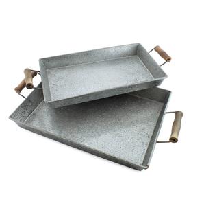 Plateau de service rectangulaire en aluminium argenté martelé à la main, de luxe, avec poignées ergonomiques intégrées, vente en gros - Product Image 5