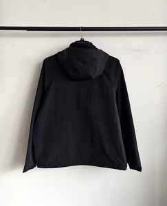 Chaqueta Bomber Ligera de Lona Negra, Cortavientos, Unisex, Resistente al Agua, Cuello Alto, Manga Raglán, Personalizable con Logotipo - Product Image 3