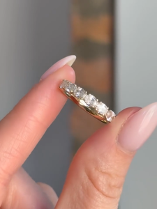 Ensemble de bagues de mariée avec diamant ovale de laboratoire de 3 carats, ensemble de bagues de mariée demi-éternité avec diamant ovale East West, certifié IGI - Product Image 2