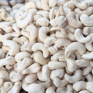 ขายดี คุณภาพสูง เม็ดมะม่วงหิมพานต์ ราคาส่งทั่วโลก เม็ดมะม่วงหิมพานต์เวียดนาม ขายส่ง W180 W240 Santigo Ltd รับผลิตแบบ OEM, ODM - Product Image 1