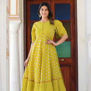 Kurti Anarkali imprimé floral moutarde et blouse régulière en coton à motifs floraux dorés, vêtements ethniques pour femmes, tenue décontractée et festive assortie - Product Image 1