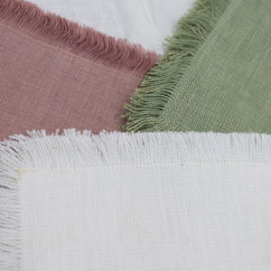 Serviettes de table en lin à franges avec broderie élégante, ensemble de serviettes en lin naturel, écologiques et réutilisables - Product Image 1