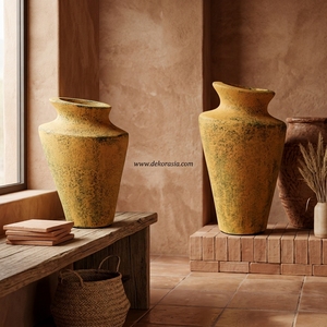 Vase en terre cuite rustique Kaca M, vase conique pour le sol, pot en terre cuite artisanal, urne décorative en céramique pour table, vente en gros - Product Image 4