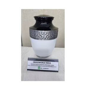 Urnes funéraires métalliques durables et personnalisables en acier inoxydable, laiton et aluminium pour honorer votre proche - Product Image 1