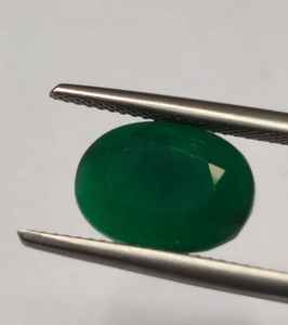 Piedra Preciosa de Esmeralda de Rajasthan, Gema Verde Natural de Corte Ovalado - Product Image 1