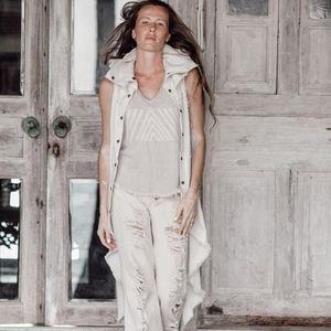 Blusa de Lino Blanca para Mujer, Estilo Boho con Flecos, Cuello en V, Túnica Tribal Gitana, Ropa de Verano, Precio al por Mayor, Blusa India, Regalo para Ella - Product Image 1