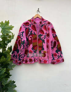Abrigo de Invierno Acolchado con Bordado Suzani para Mujer, Cuello Alto, Manga Larga, Chaqueta Étnica para Uso Casual y de Moda Boutique - Product Image 1