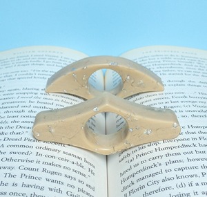 Marque-page en résine au design moderne pour les amateurs de livres - Product Image 4