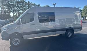 Mercedes-Benz Sprinter 2500 de techo alto, usado, 2024 - Product Image 2