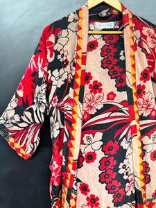 Kimono de Seda Crepé Suave Vintage de Lujo para Mujer |   Estampado floral hecho a mano con cuello en V y cintura elástica de manga corta |   Primavera Verano - Product Image 3