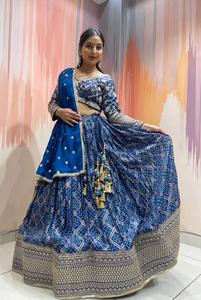 Chaniya Choli de Seda Real Rusa con Bordado a Mano con Espejos, Dupatta de Chinnon, Diseño de Diseñador, para Bodas y Navratri, para Mujer - Product Image 6