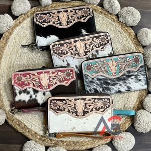 Cartera de Cuero Genuino de Vaca Hecha a Mano con Diseño Grabado, Elegante y Moderna, con Múltiples Ranuras para Tarjetas y Dinero en Efectivo para Mujer - Product Image 1