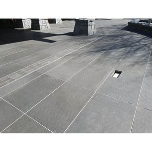 Baldosas de Basalto de Carbón Versátiles para Revestimiento de Paredes Contemporáneo, Suelos de Patio y Trabajos Arquitectónicos en Piedra - Product Image 1