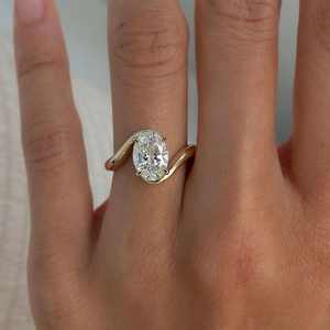 Anillo de Compromiso Ovalado con Diamante Cultivado en Laboratorio, Anillo de Oro Minimalista con Solitario Bypass, Certificado IGI USA, Regalo - Product Image 2