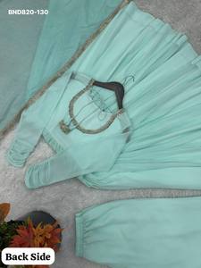 Ensemble élégant robe longue et dupatta en tissu imitation avec dentelle, couleurs éclatantes – Fournisseur indien, exportateur de mode féminine - Product Image 2