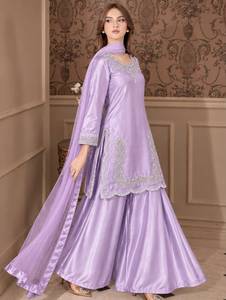 ชุดสัลวาร์ คามีซปักลายสีม่วง ประดับเลื่อมลายดอกไม้ สไตล์อินเดีย-ปากีสถาน พร้อมผ้าคลุมไหล่แบบออร์แกนซ่า สำหรับงานแต่งงานและงานปาร์ตี้ - Product Image 1