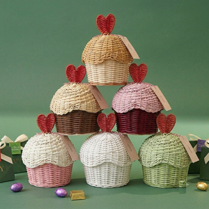 Handwoven Rattan Cupcake <b>Gift</b> Basket With Lid And With Heart Top For Ramadan Festive Decoration Supplier - Product Image 1