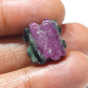 พลอยรูบี้โซไซต์แกะสลักทรงคาโบชอง พลอยรูบี้แกะสลักทำมือ ผิวเรียบ หินหลวม ขายส่ง สำหรับอัญมณีทำเครื่องประดับ - Product Image 3