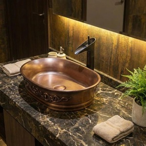 Apportez chaleur et luxe à votre espace avec un évier en cuivre artisanal conçu pour une performance durable - Product Image 1